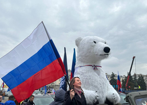 Автопробег в честь победы Путина на выборах Президента России прошел в Луганске