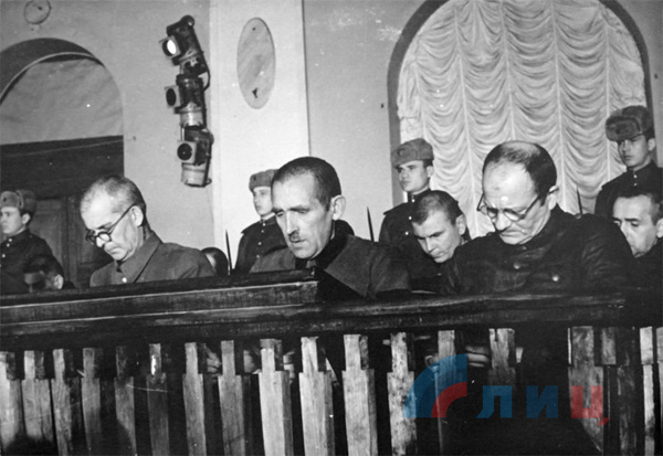 Судебный процесс над гитлеровцами и их казнь на площади Калинина, Киев, 1946 год. Фото из открытых источников
