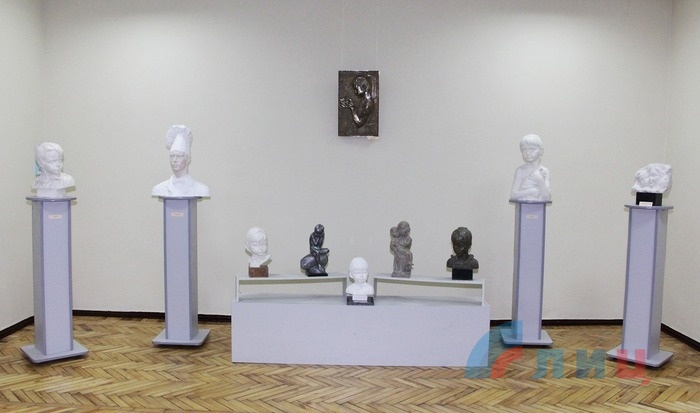 Открытие выставки работ скульптора Александра Редькина в Луганском художественном музее, Луганск, 12 сентября 2016 года