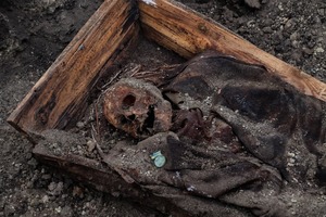 Спецгруппа за две недели извлекла из захоронения в районе Видного останки 96 жертв ВСУ