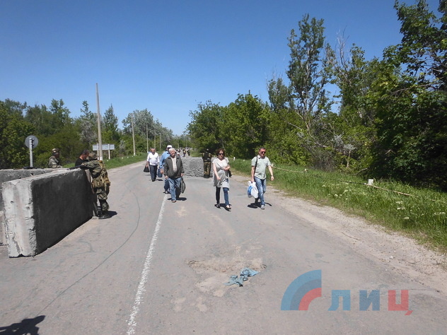 Ситуация на пункте пропуска у Станицы Луганской, 22 мая 2015 года