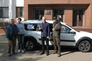 Стахановская больница получила от Омской области легковой автомобиль – администрация