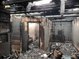 Пожар в доме в Крепенском уничтожил баню и пристройку, повредил вещи и мебель – МЧС