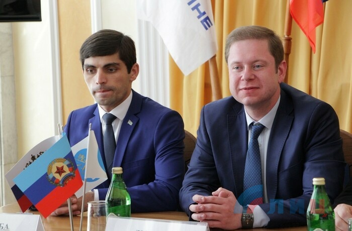 Заседание круглого стола, посвященного перспективам развития молодежной политики ЛНР, Луганск, 28 апреля 2017 года