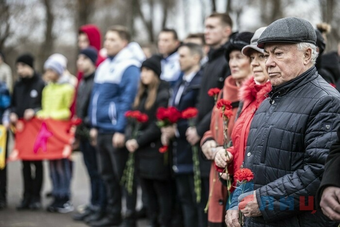 Митинг памяти в День Неизвестного солдата, Луганск, 3 декабря 2021 года