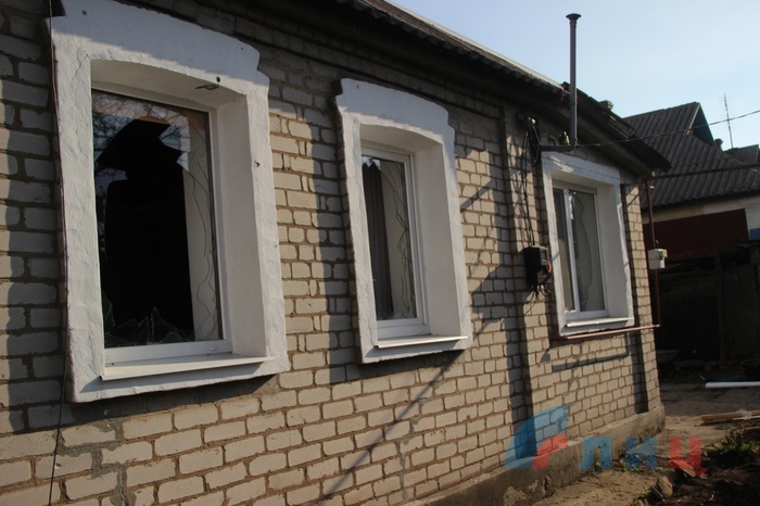 Последствия обстрелов со стороны ВСУ жилмассива Краснополье, Брянка, 12 ноября 2016 года