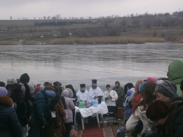 Народные гуляния в честь праздника Крещения в Краснодоне, 19 января 2016 года
