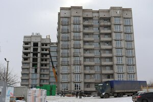 Подрядчик из Ингушетии ведет работы на трех недостроенных девятиэтажных домах в Алчевске