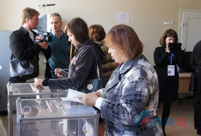 Предварительное общественное голосование на избирательном участке № 25, Александровск, 2 октября 2016 года