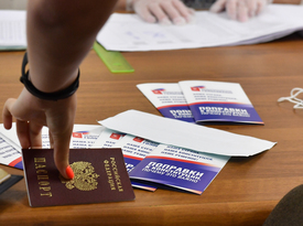 Около трети жителей Кременского района получили российские паспорта