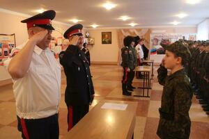 Церемония посвящения в кадеты состоялась в алчевском кадетском корпусе