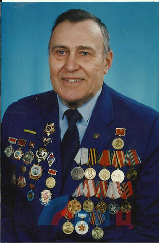 Гречишкин Валентин Степанович (1924 - 2008). Ушел на фронт сразу после окончания школы, был ранен. Освобождал Донбасс и Крым.