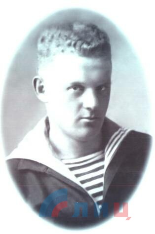 Дюкарев Сергей Григорьевич (1915-1941). Командир отделения 7 бригады морской пехоты Черноморского Флота. Пропал без вести.