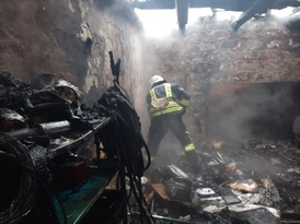 Нарушение правил эксплуатации печки-буржуйки привело к пожару в гараже жителя Белокуракино