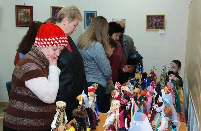 Выставка мастеров рукоделия клуба "Левша", Луганск, 25 октября 2016 года
