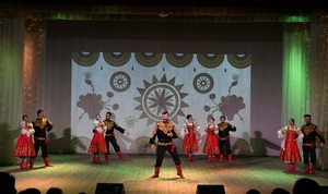 Праздничный концерт в канун Дня Республики прошел в Луганской филармонии