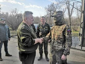 Единороссы из Орловской области доставили гумпомощь для военнослужащих, ЛРКБ и детдома