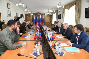 ЛНР первая в Донбассе и Новороссии начала осваивать работу с двухуровневым бюджетом - Пасечник