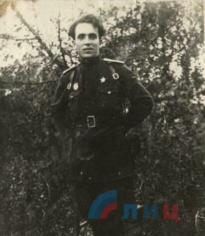 Величко Григорий Степанович. Прошел всю войну, освобождал Луганщину и Европу. Умер в 1945 году от ран.