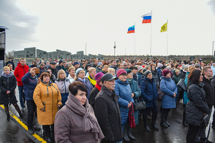 Открытие восстановленного после боевых действий памятника князю Игорю, Станица Луганская, 21 ноября 2022 года