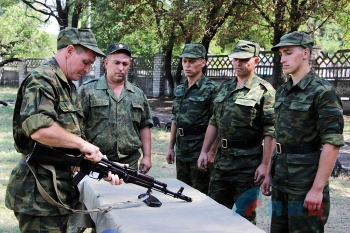 Подготовка пополнения в учебном центре Народной милиции ЛНР, Луганск, 23 августа 2016 года