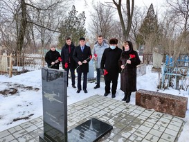 Депутат и активисты почтили память Героя Советского Союза Стрелкова в канун его 100-летия