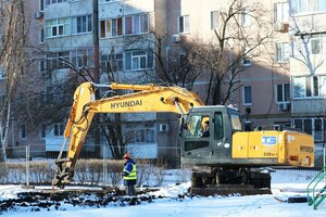 Специалисты заменили теплотрассу к восстанавливаемой школе № 51 в Луганске