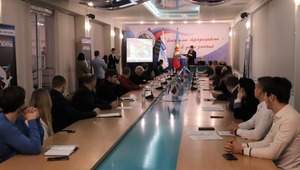 Представители властей ЛНР и молодежь предложили способы борьбы с вандализмом