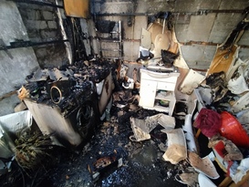 Дом сгорел в Александровске в результате попадания горячих осколков – МЧС