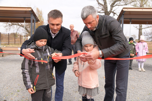 Комплексная детская площадка в рамках госпрограммы открылась в поселке Бирюково