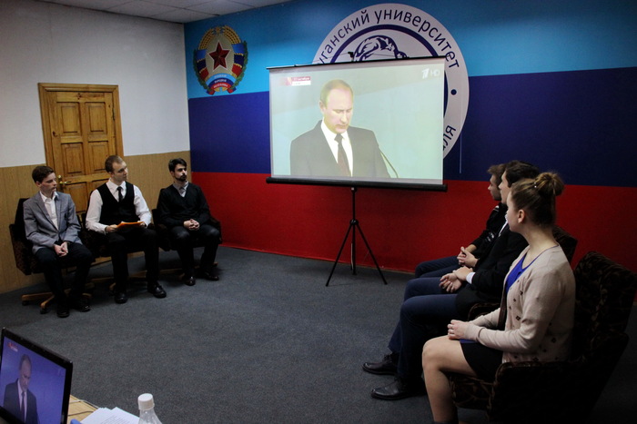 Заседание дискуссионного клуба "Политика XXI века" в ЛНУ им. В.Даля, Лугаск, 2 ноября 2016 года