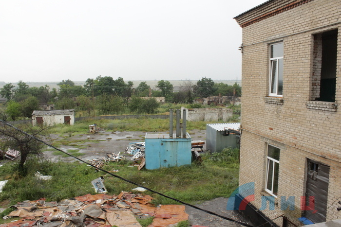 Восстановление школы в поселке Хрящеватое, Краснодонский район, 15 июля 2015 года