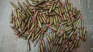 Краснодонец обнаружил в заброшенном гараже автоматы, гранаты и более 250 патронов – МВД