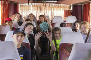 Около 30 детей из Марковки отправились в Томск на университетские образовательные смены
