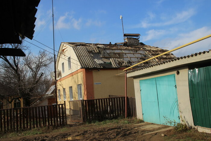 Последствия обстрела киевскими силовиками жилых домов, Ирмино, 9 ноября 2016 года
