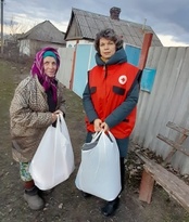 Общество Красного Креста передало гумпомощь жителям Новопсковского района