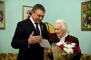 Президент РФ поздравил с Днем Победы ветерана Великой Отечественной Елену Рожденственскую