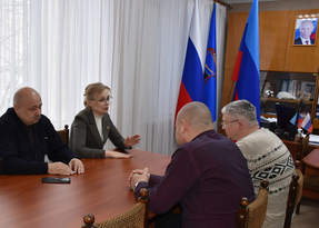 Министр здравоохранения Иркутской области посетил подшефный Кировск