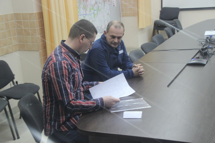 Передача военнослужащим ЛНР обращения представителям СММ ОБСЕ в Луганске