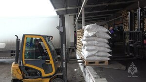 Очередной конвой МЧС РФ доставил в ЛНР 105 тонн сахара
