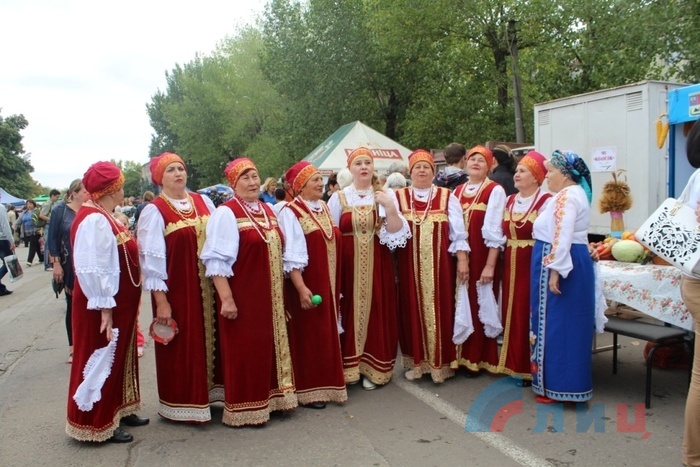 Ярмарка, посвященная Дню города, Луганск, 2 сентября 2017 года