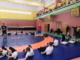 Чемпион РФ по самбо в рамках проекта ЕР провел открытые уроки в школе Луганска