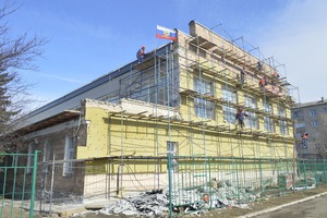 Ульяновские специалисты ремонтируют школы и автодороги на Лутугинщине