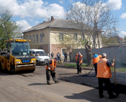 Дорожники Луганска с начала года отремонтировали 45 тыс. кв. м магистралей - мэрия
