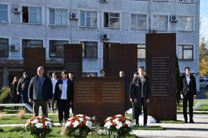 Открытие памятников металлургам, погибшим при защите Донбасса, состоялось в Алчевске
