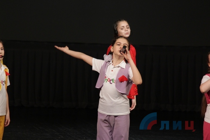 Акция российских кинематографистов "Товарищ Кино" прошла в Луганске, 28 апреля