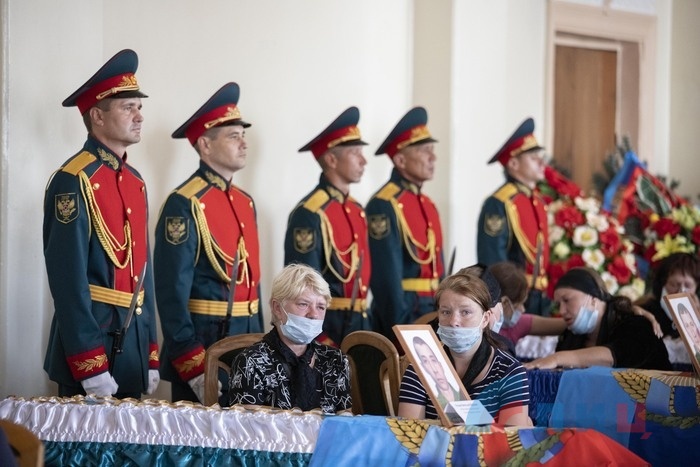 Memorial service for 5 LPR People's Militia members killed in attack on Golubovskoye outpost