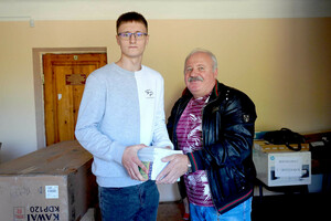 Хакасия передала более двух тыс. учебников школам Свердловска