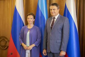 Глава ЛНР обсудил ситуацию в освобожденных регионах с зампредом Госдумы Анной Кузнецовой