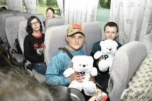 Группа детей с родителями из Кременского района отправилась на отдых в Анапу